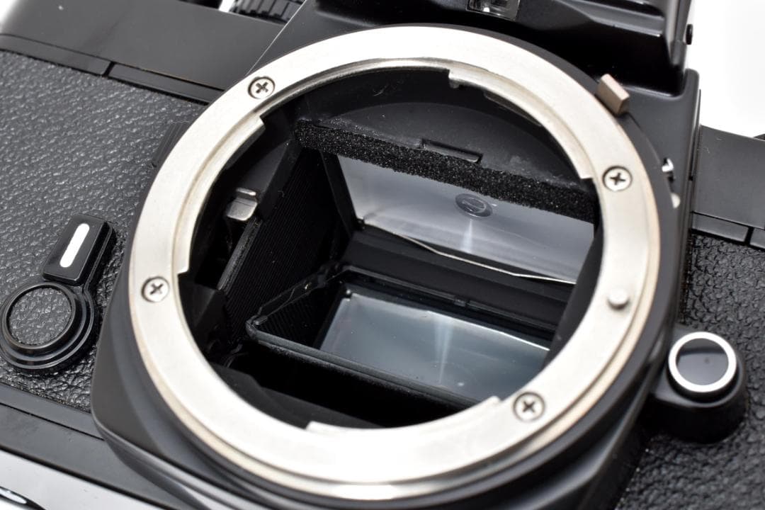 超美品 NIKON FE ブラック フィルムカメラ モルト新品交換済 H318