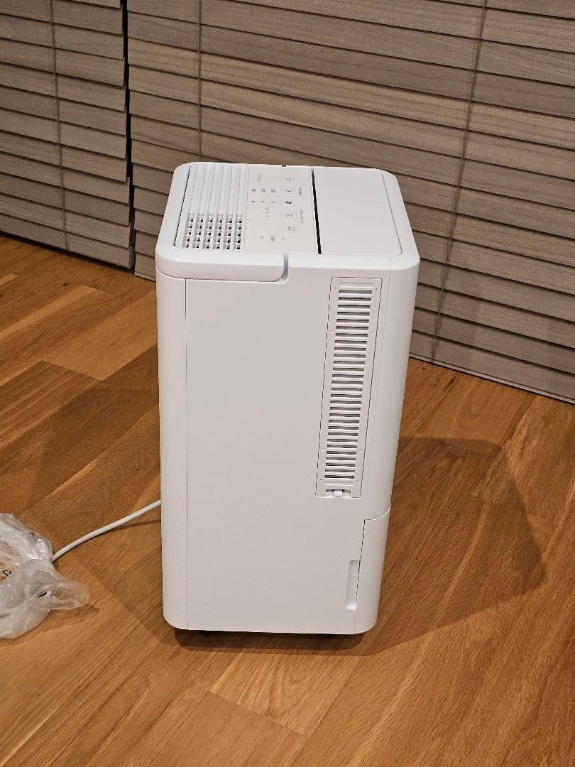 2025年製 アイリスオーヤマ コンパクトクーラー ICA-0302G-W