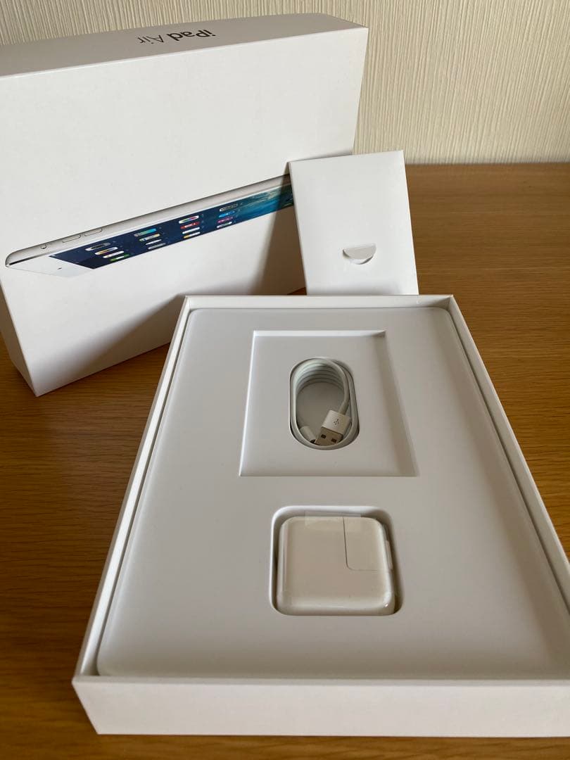 美品　iPad Air 32GB 付属品完備　iPad本体