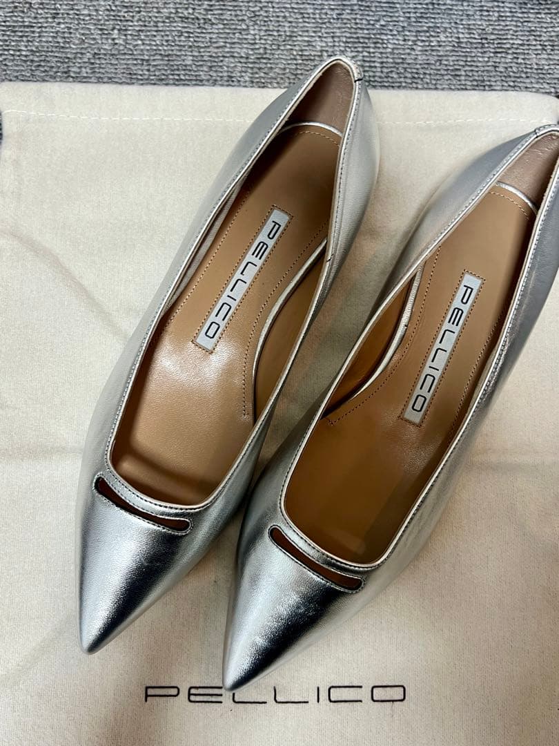 未使用。PELLICO シルバー フラットシューズ 36.5