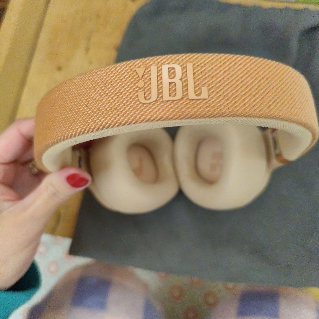 土日限定！！JBL ヘッドホン LIVE770NC サンドストーン