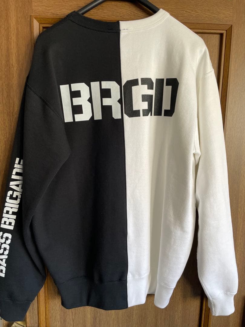 バスブリゲード　BRGD 新品同様　白黒　トップスXLサイズ　⭐︎送料無料⭐︎