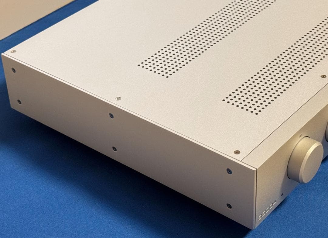 audiolab「8300A」バイワイヤ対応アンプ 新品同様