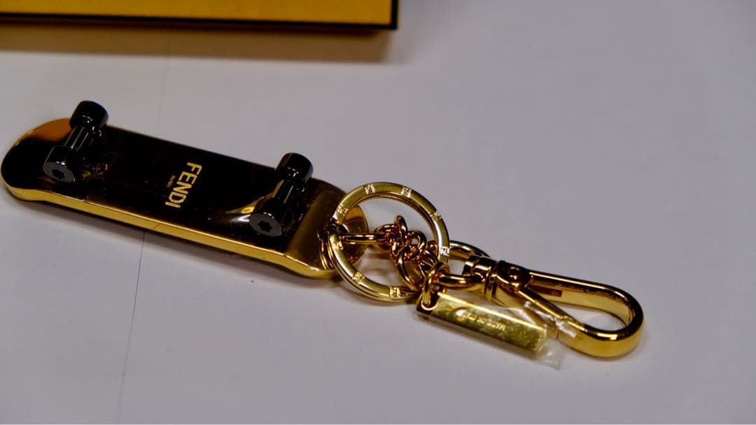 FENDI スケートボード　キーチャーム　正規品　新品未使用　箱付き