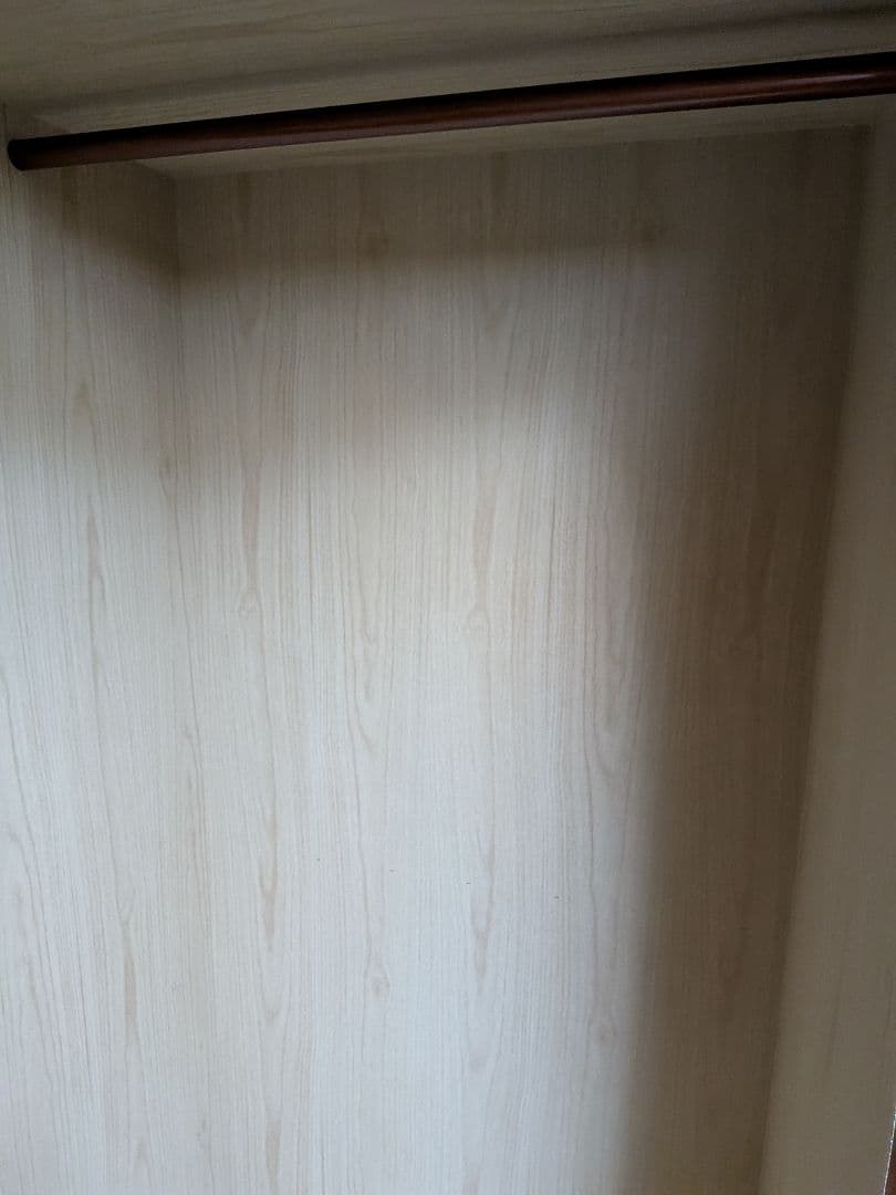 ブラウン クローゼット 花柄装飾付き