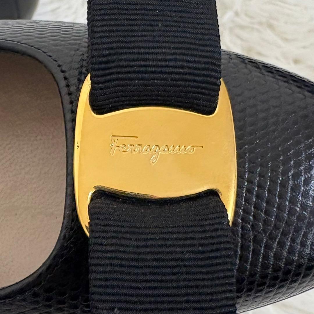 美品✨ フェラガモ ヴァラパンプス パンプス リザード型押し 金ロゴ リボン