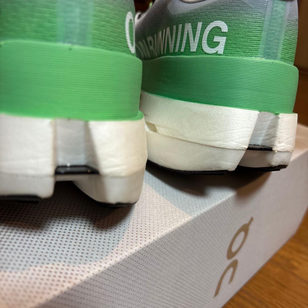 ON オン　クラウドブームマックス　　美品　26.5cm