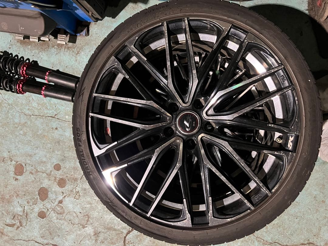 Wedsレオニス　LEONIS 19インチ8J +35