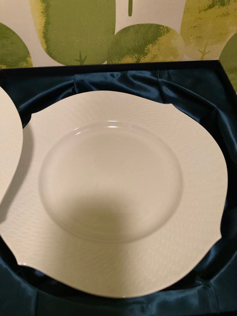 MEISSEN 高級皿 新品未使用　箱入り　約27㎝✖️30センチ