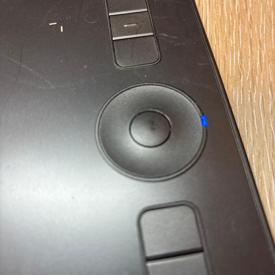 液タブ・ペンタブ Wacom Intuos Pro (2017) Small PTH-460