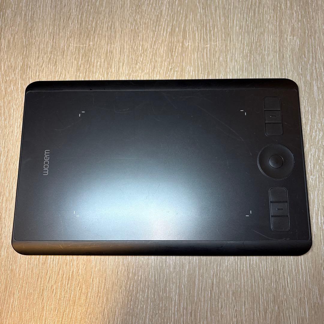 液タブ・ペンタブ Wacom Intuos Pro (2017) Small PTH-460