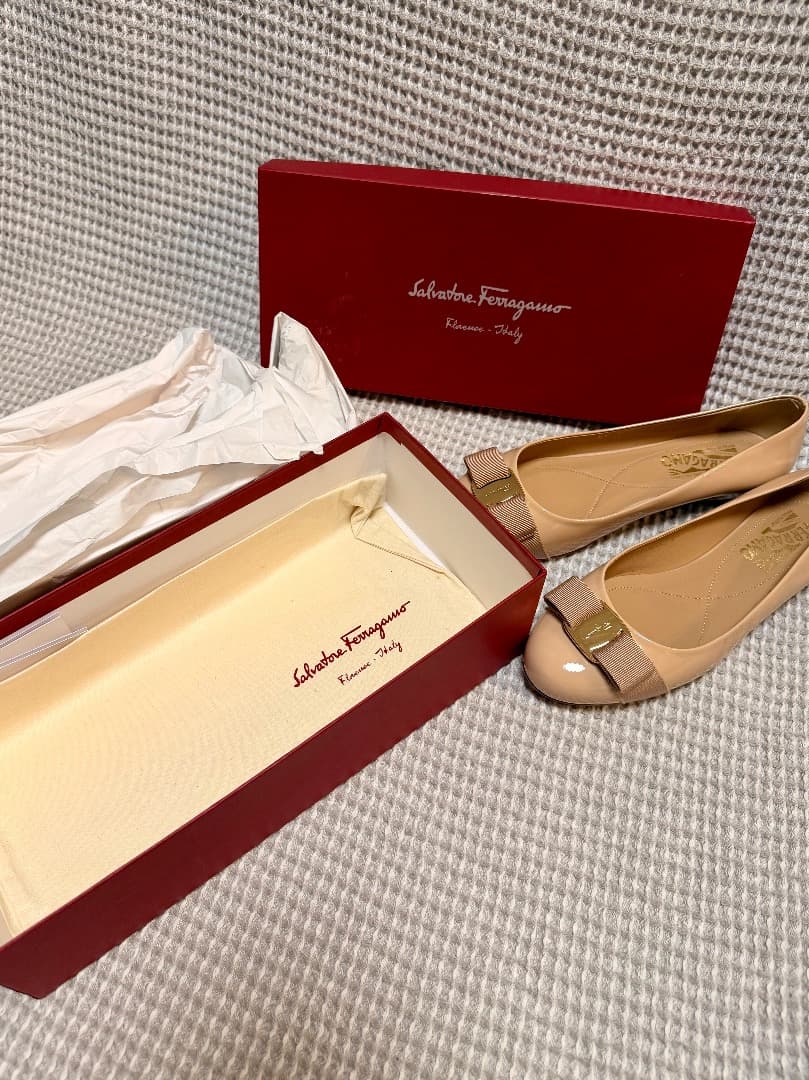 【新品】フェラガモ定番パンプス 24cm