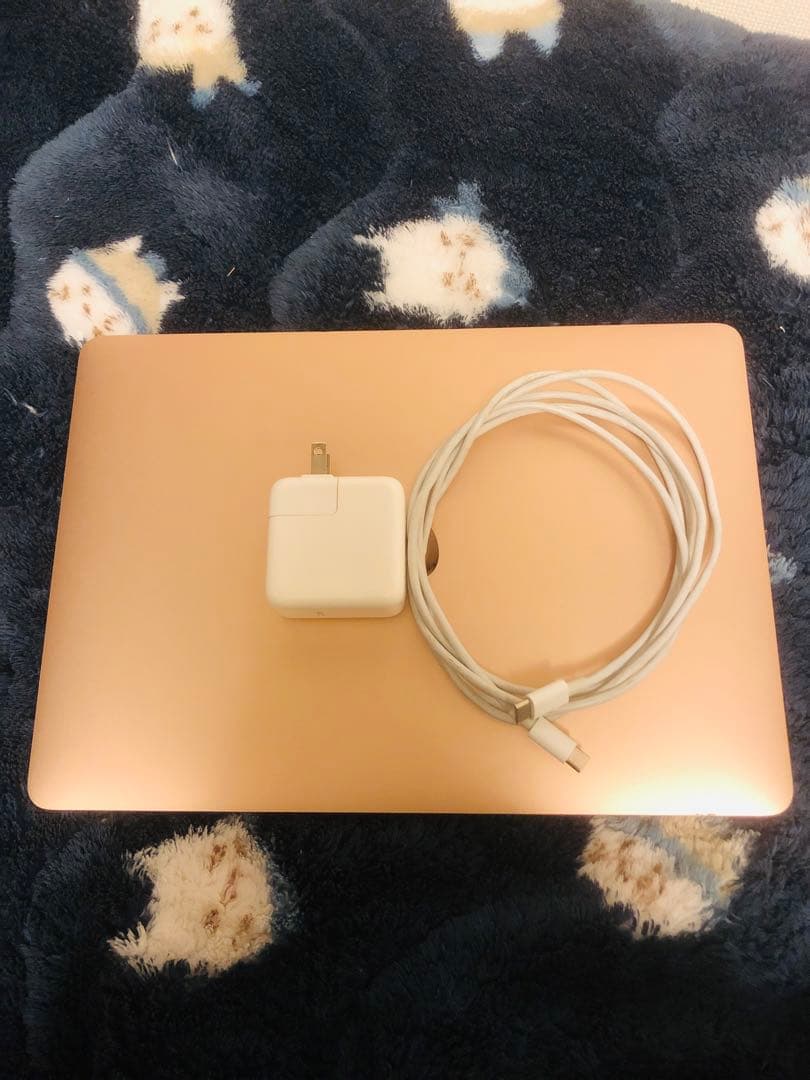 MacBook Air 2020 13インチ 8GB/256GB 充放電228回