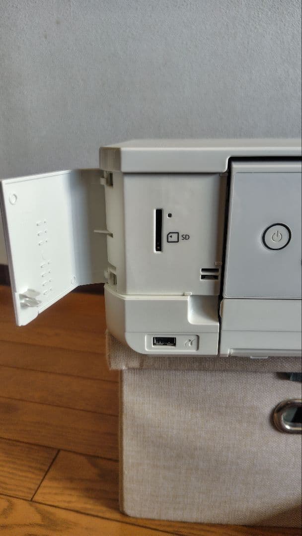 EPSONプリンターEP811AW(ジャンク品）