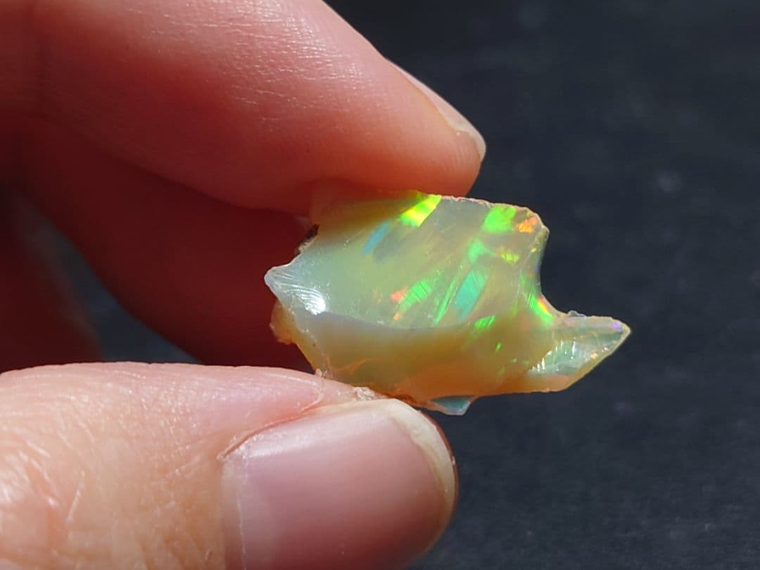 エチオピアウェロ産　オパール　ジュエリーグレード　原石　鉱物標本