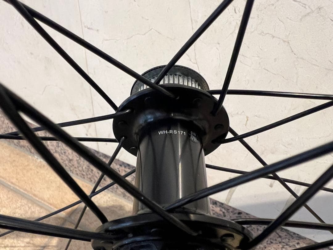 【美品】シマノ WH-RS171 DB（タイヤ・チューブ付） 完成車外し