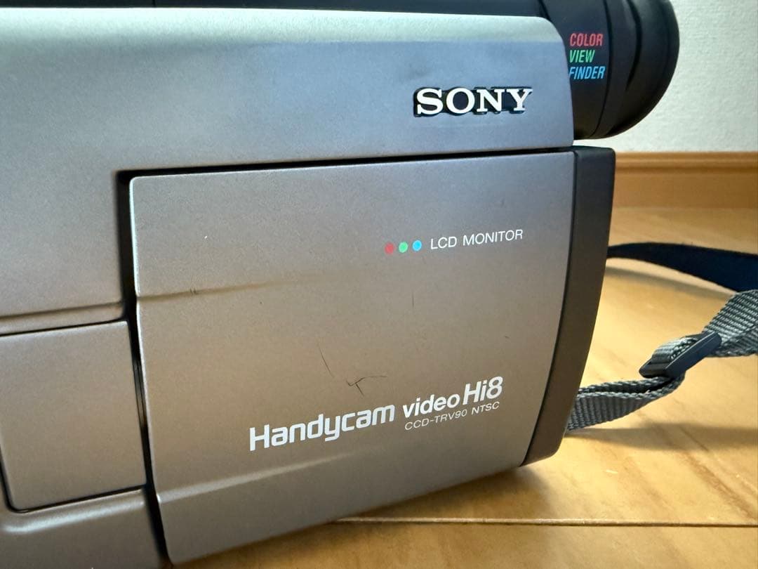 【中古品】SONY Handycam video Hi8 CCD-TRV90