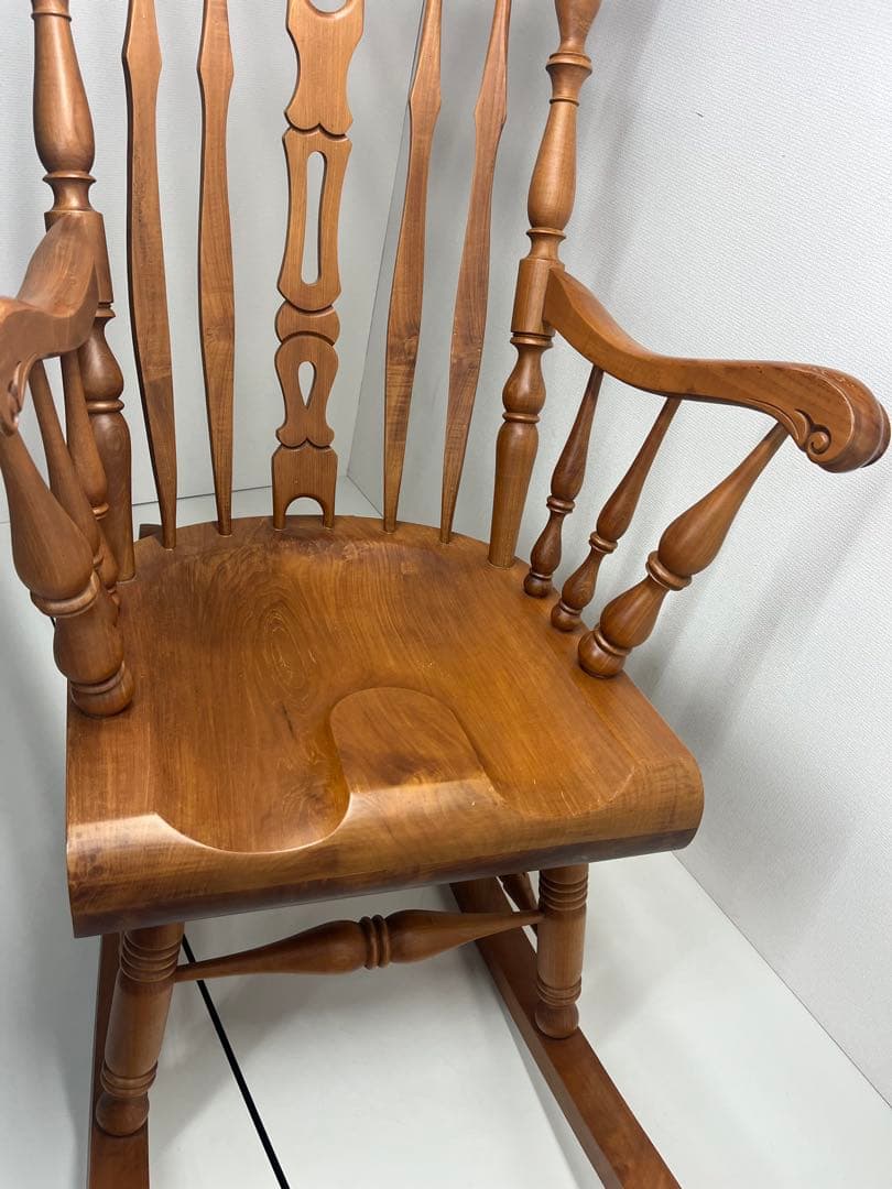 希少 木製 ロッキングチェアー 彫刻入 揺り椅子 ウッドチェア アームチェア