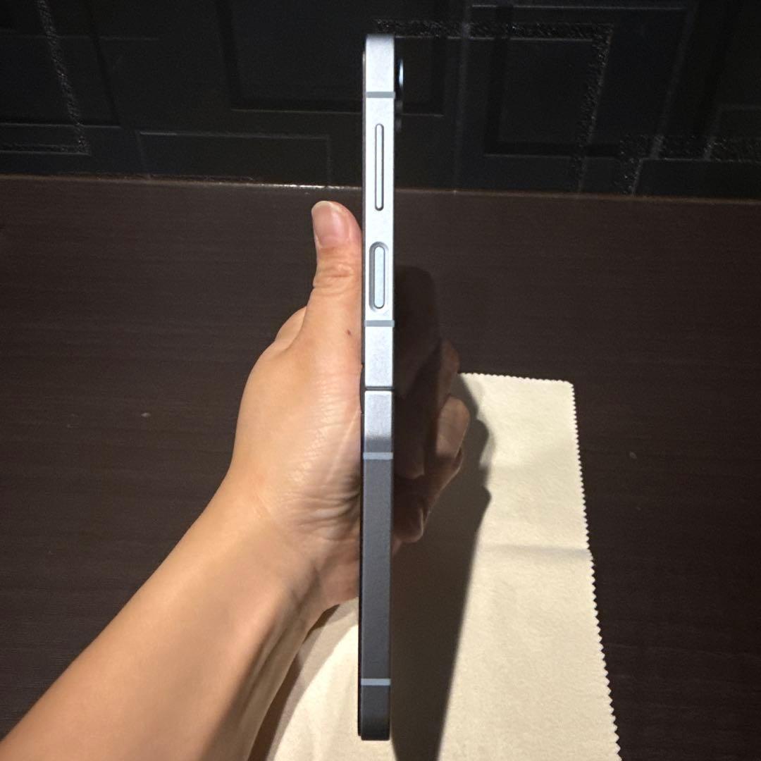 【美品】Galaxy Z Flip6 256GB ブルー