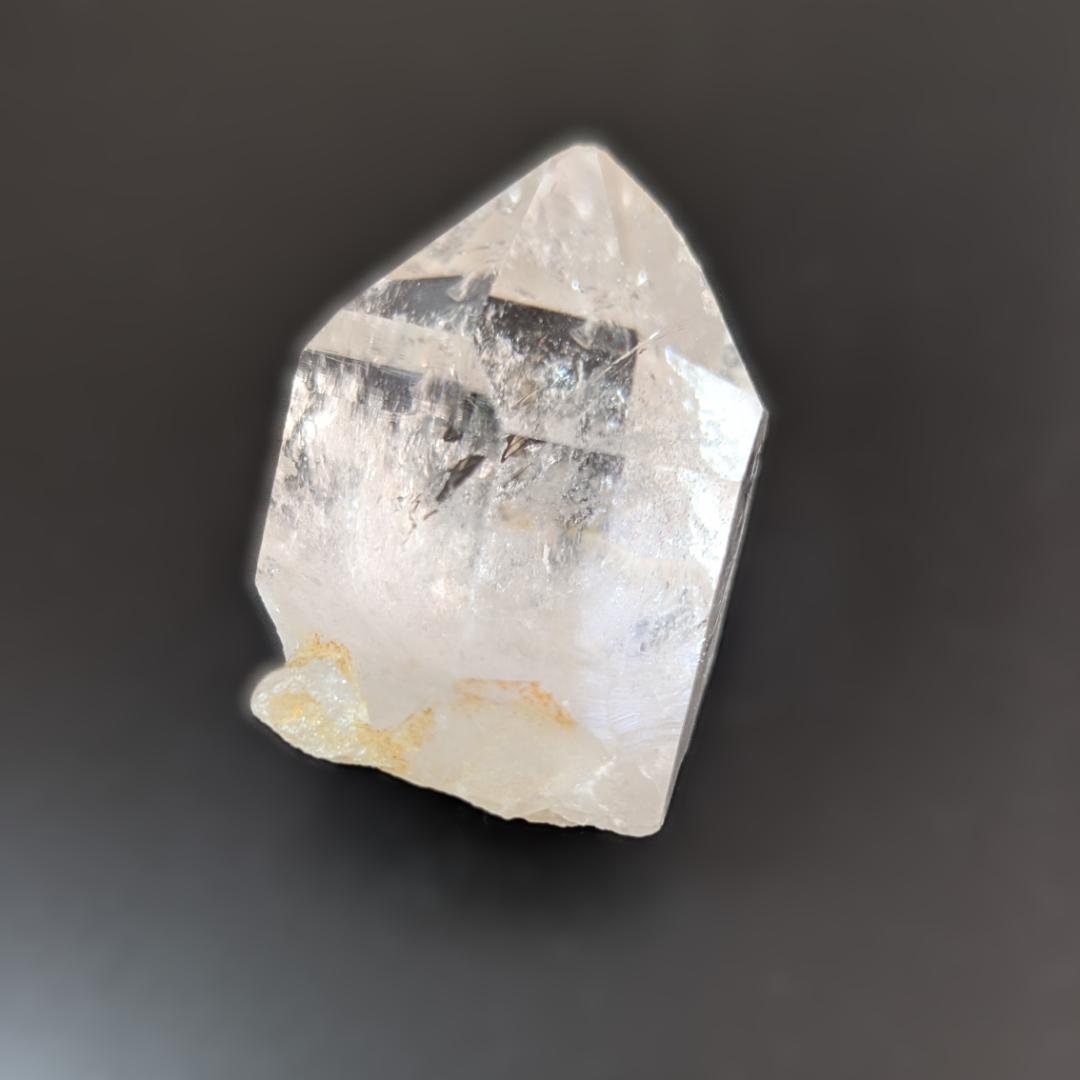 一点物 六角形の水晶ポイント原石 虹の光も顔を出す 神秘的エナジー 贈り物に