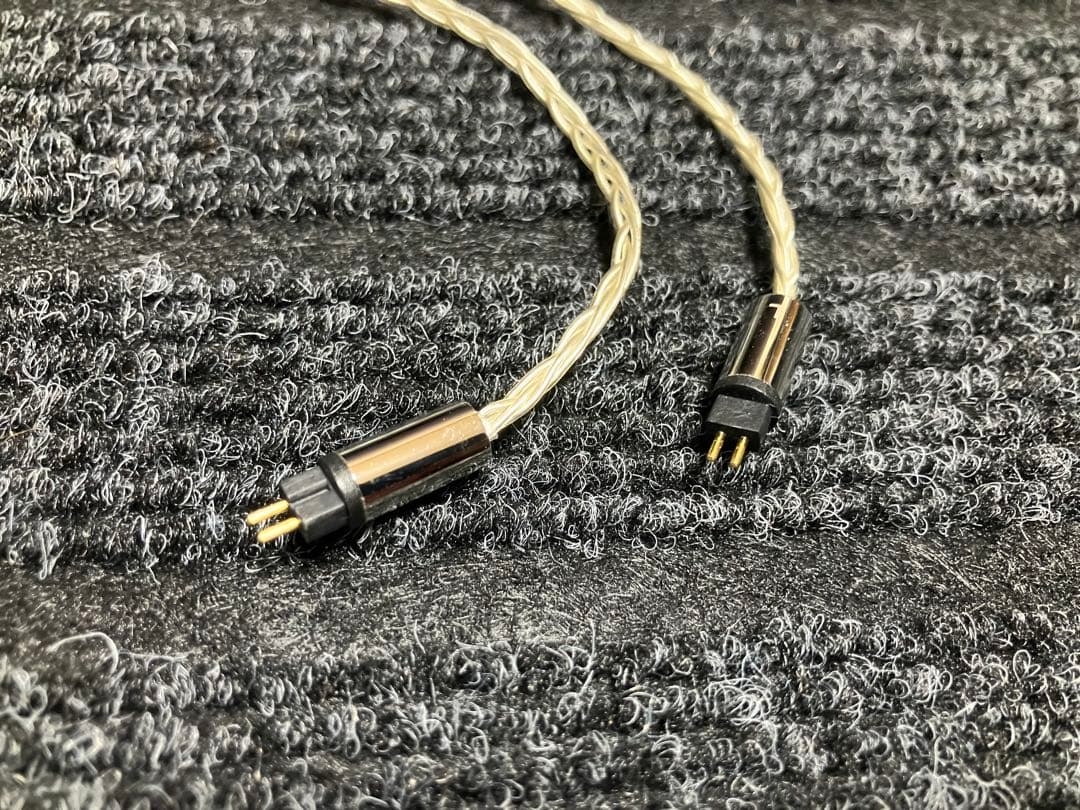 final C141 2pin ソフトシルバーコートケーブル　3.5mmプラグ