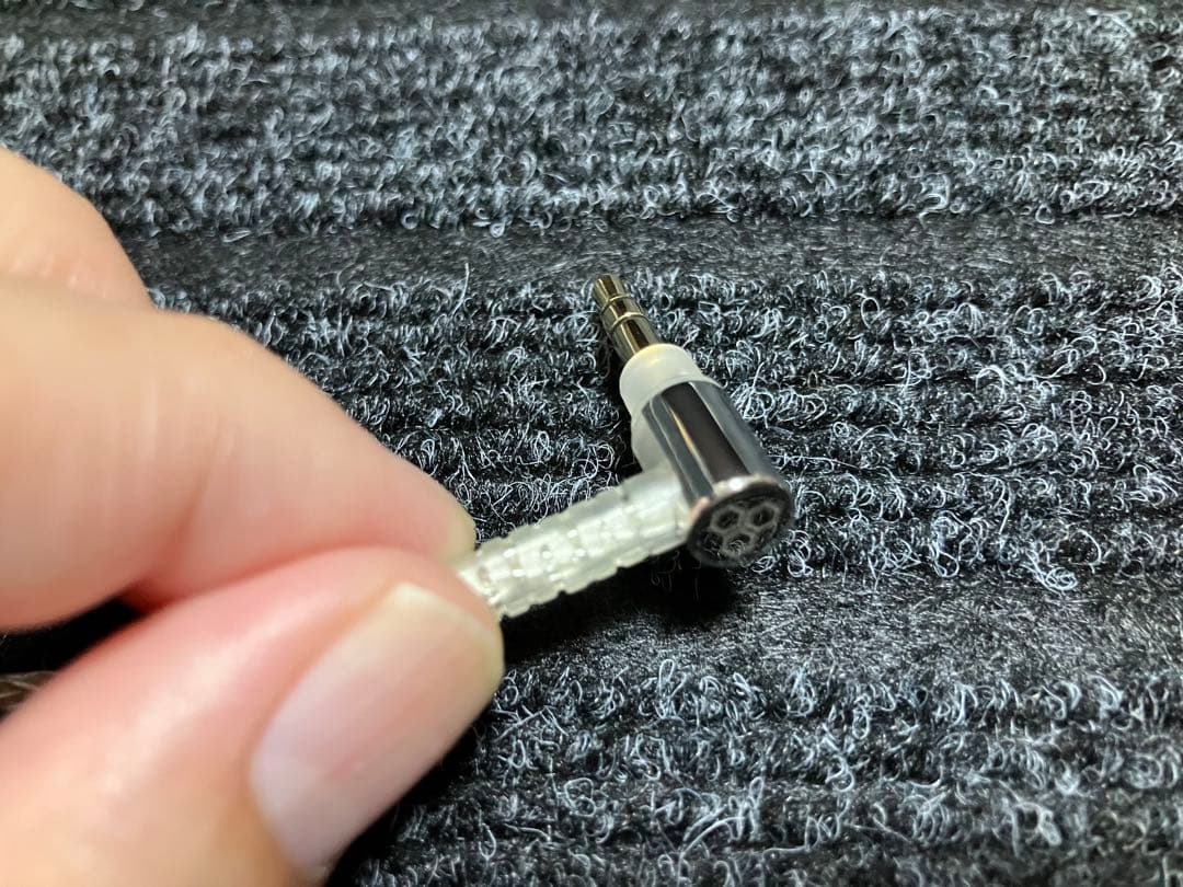 final C141 2pin ソフトシルバーコートケーブル　3.5mmプラグ