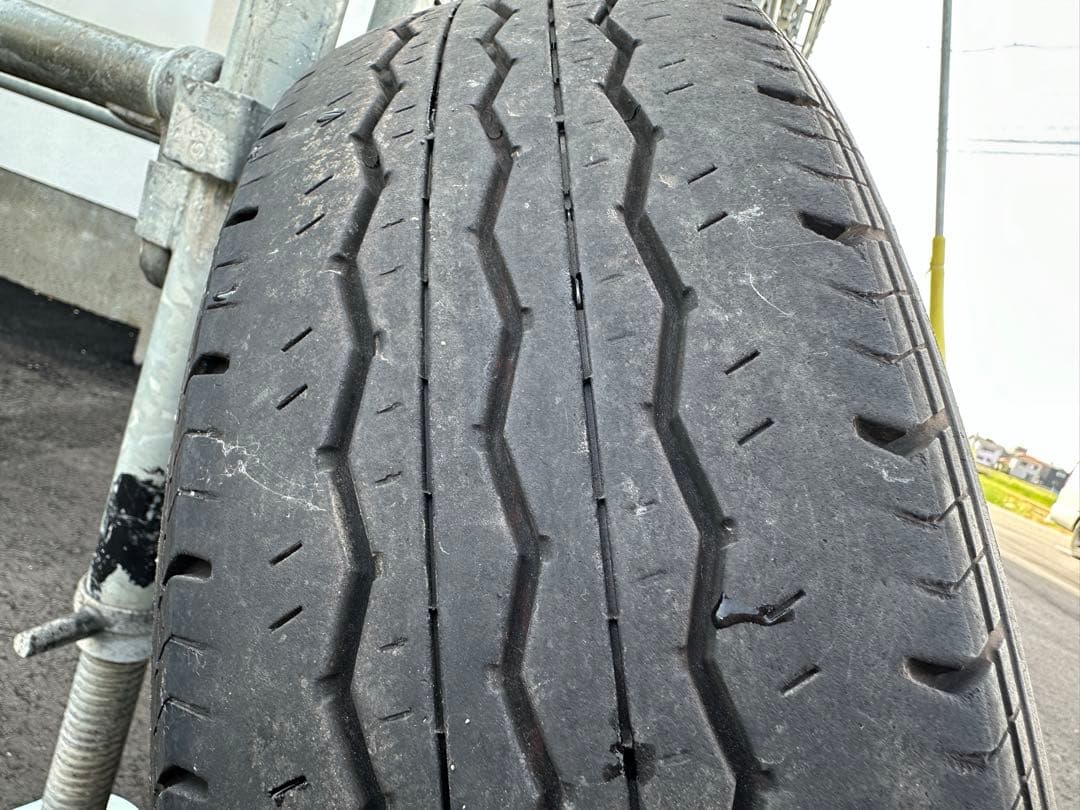 ハイエース純正ホイール