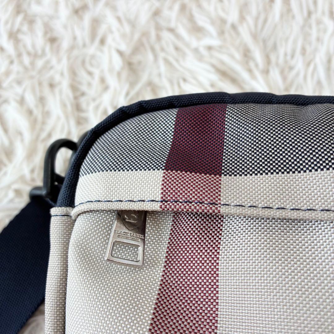 極美品 ブラックレーベルクレストブリッジ ナイロンショルダーバッグ チェック