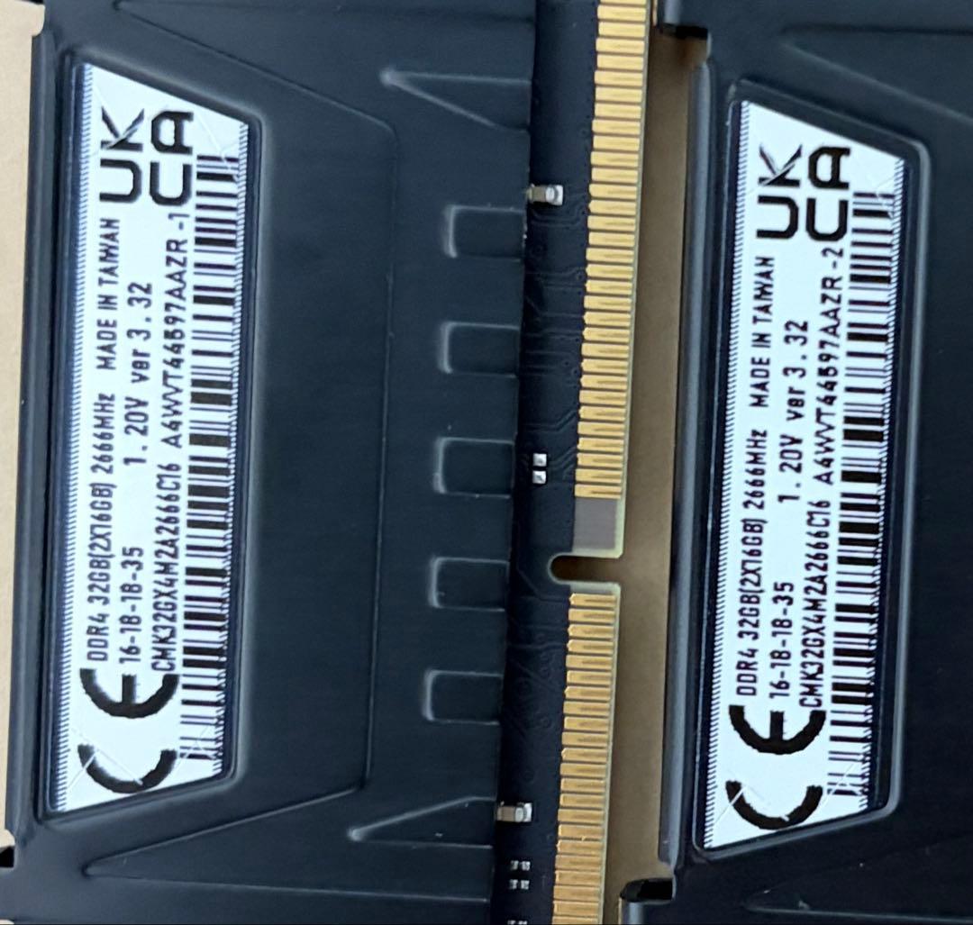 【CORSAIR】CMK32GX4M2A2666C16（16GB×2）