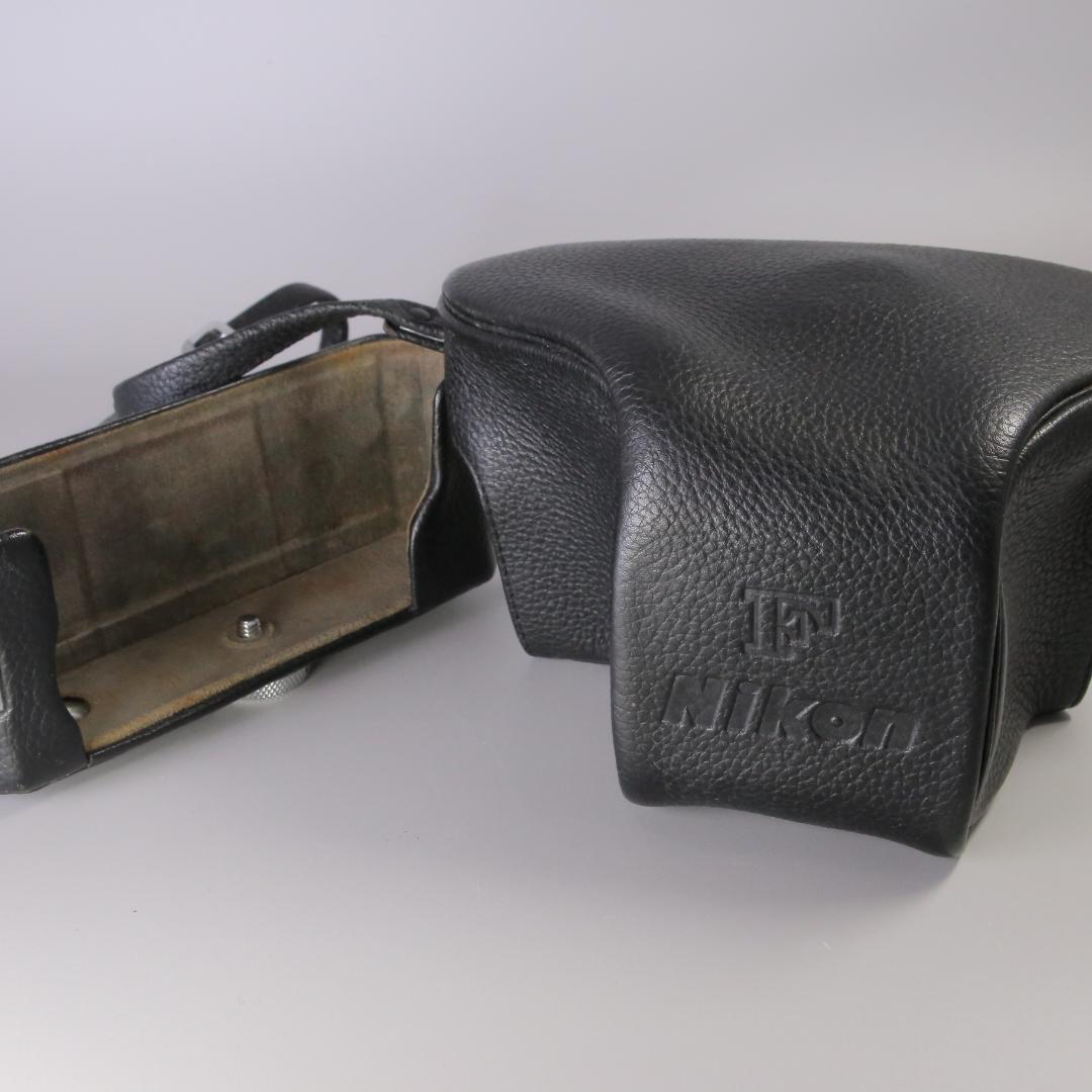 ☆美品☆完全動作　ニコンFブラック　アイレベル　レザーケース＃186