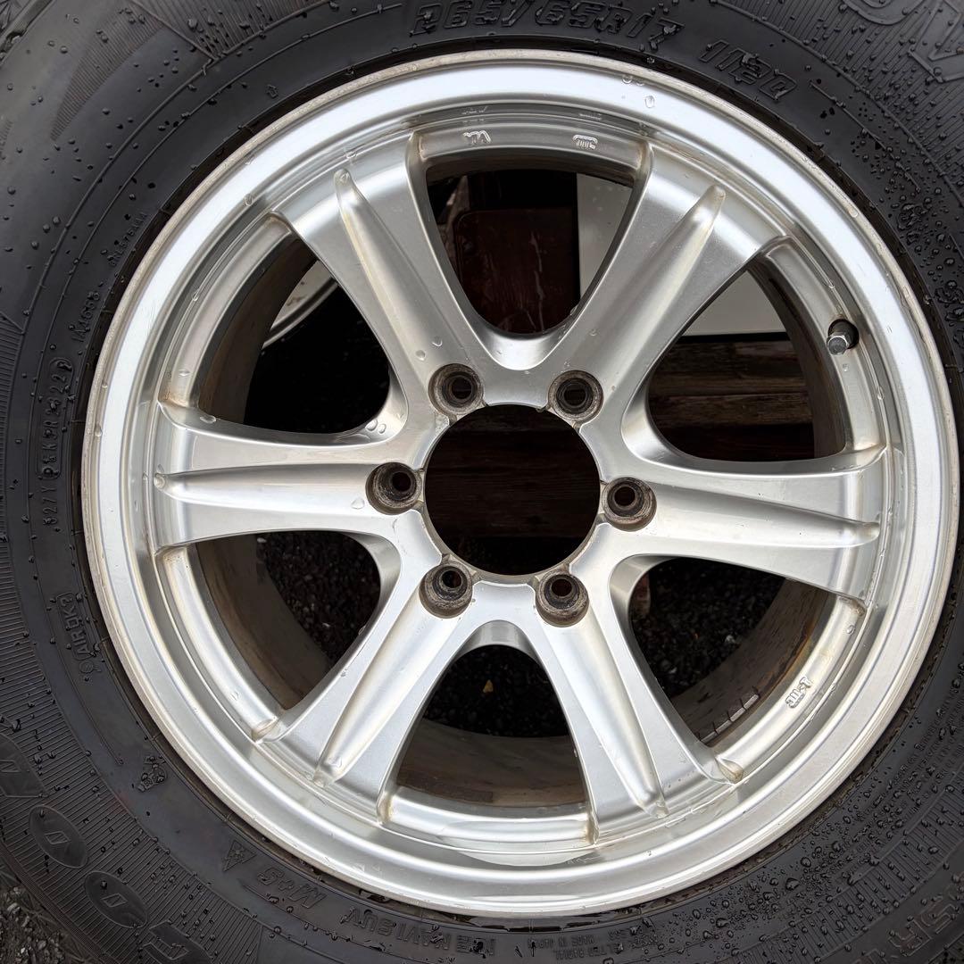 ランドクルーザープラド　スタッドレス　残7〜8割　265/65r17 引取限定