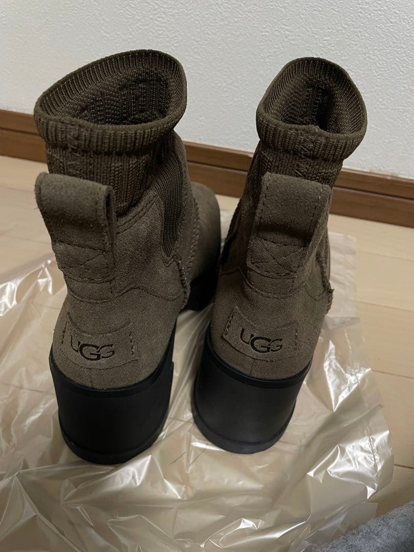 も*も様 美品　UGG モクシーチェルシー　ブラウン スエード ブーツ　23.5