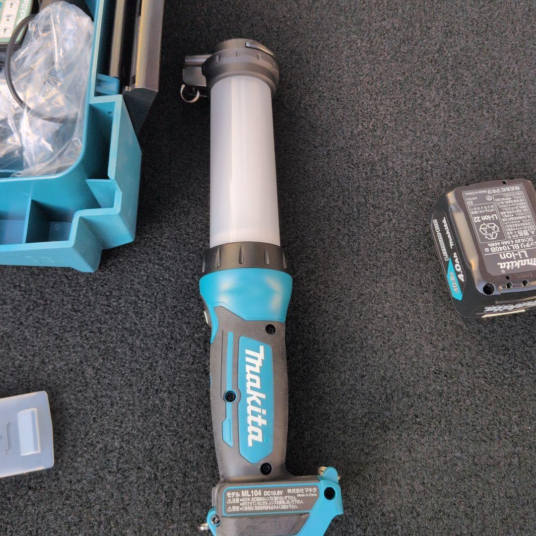 値下げ【美品】Makita 充電式ラジオ付テレビ　TV100