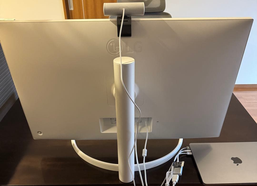 【2024年製】LG 4Kスマートモニター 白 31.5型 webOS プロ梱包