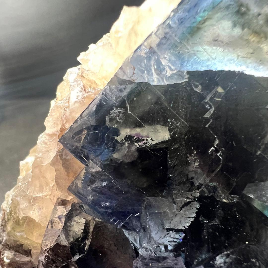 爆誕⭐︎気泡あり⭐︎ヤオガンシャン　カルサイト共生「勿忘草色」フローライト