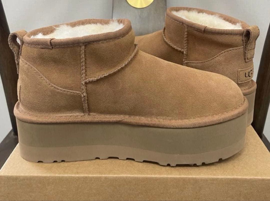 UGG クラシック ウルトラ ミニ プラットフォーム 厚底ブーツ 24㎝