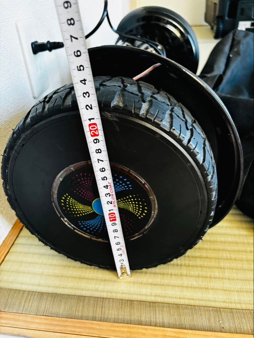 ☆光る・Bluetoothで音楽も☆ 電動スケボー LEDライト付き　ブラック