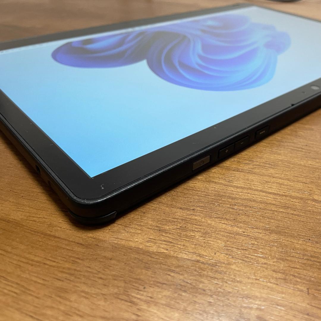 大画面13.3インチ軽量で使いやすい富士通タブレットWindows11カメラ付き