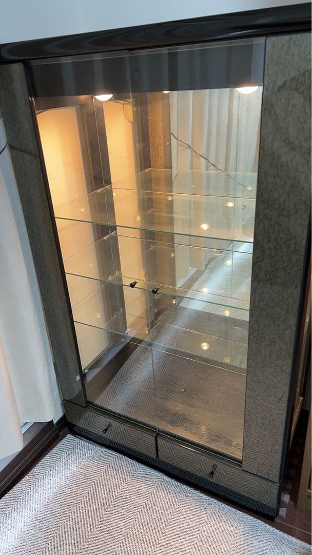 飾り棚　ガラスキャビネット　ショーケース　コレクションケース