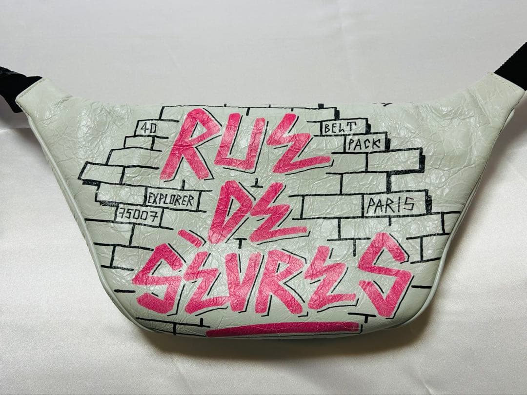 BALENCIAGA バレンシアガ グラフィティ エクスプローラー ボディバッグ