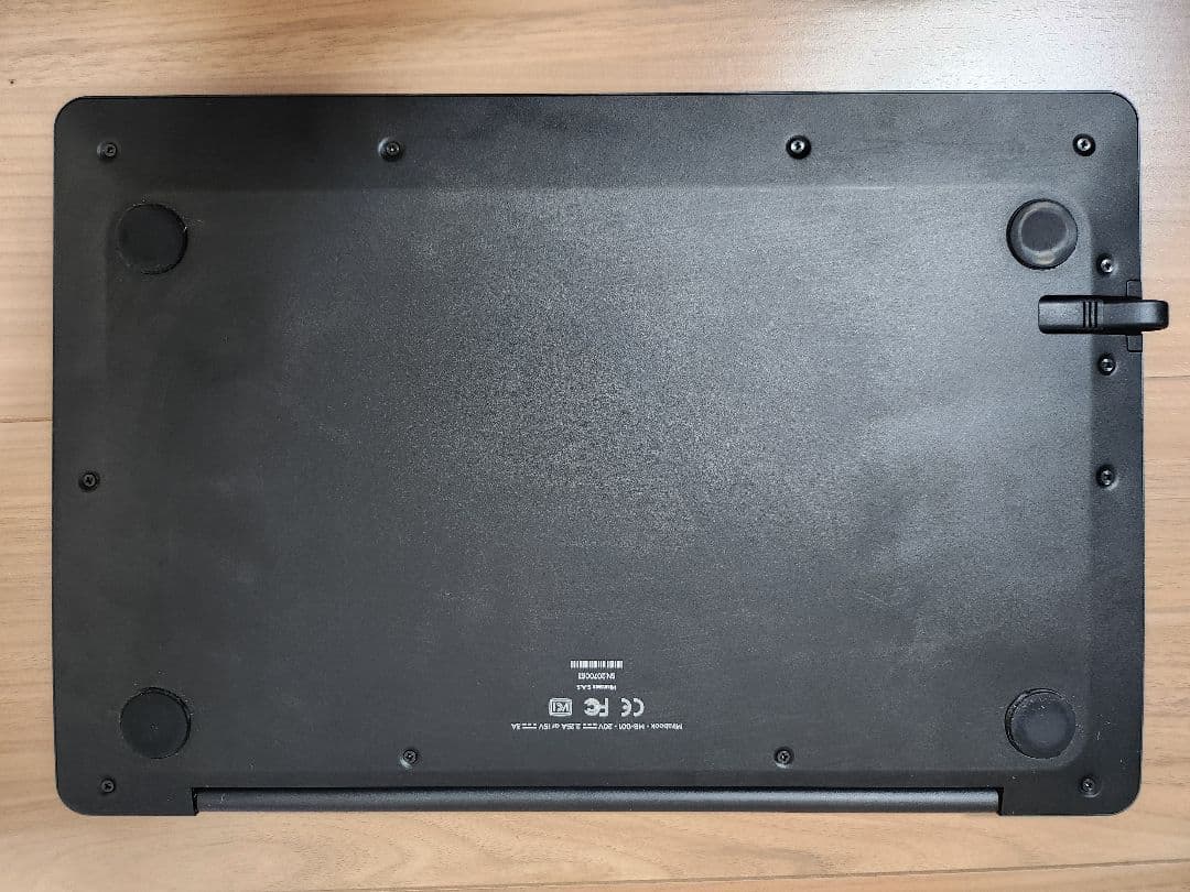 Miraxess MIRABOOK　PC型モバイルアクセサリー