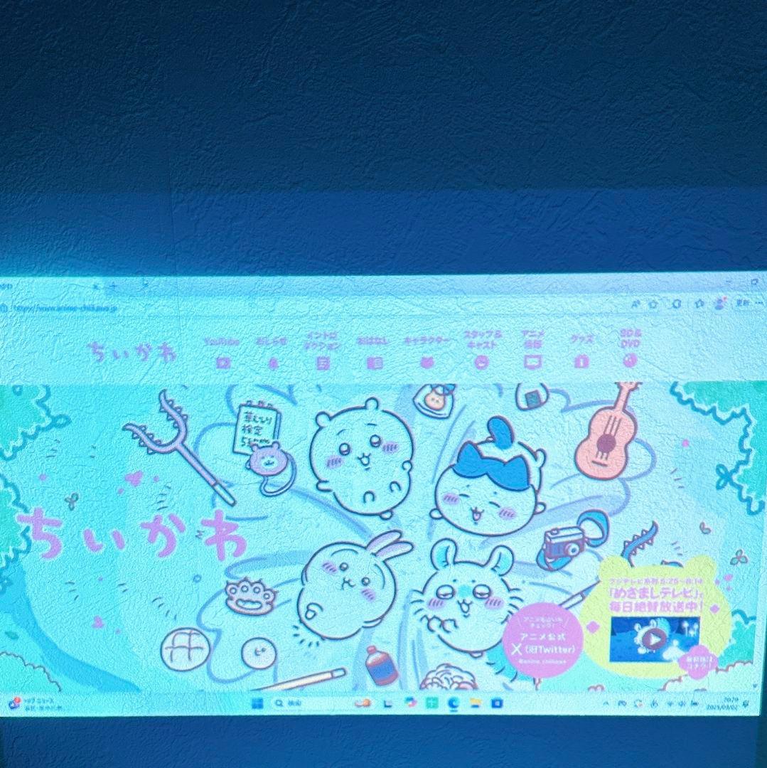 【美品】 EPSON プロジェクター EB-E10 本体 D-subケーブル