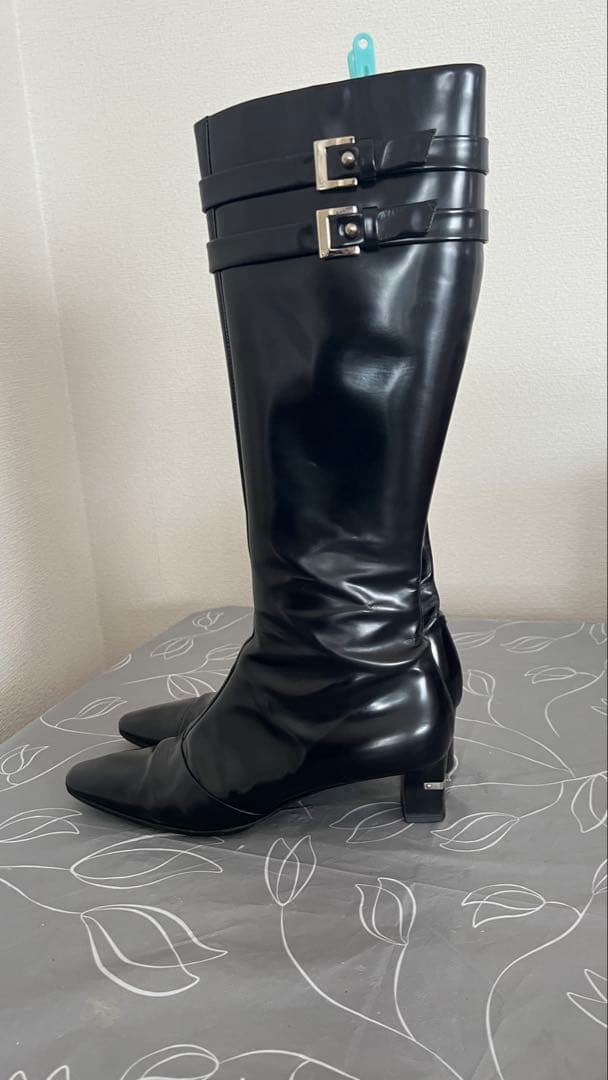 美品ルイヴィトンLOUIS VUITTON黒 ストラップ付き ロングブーツ箱あり