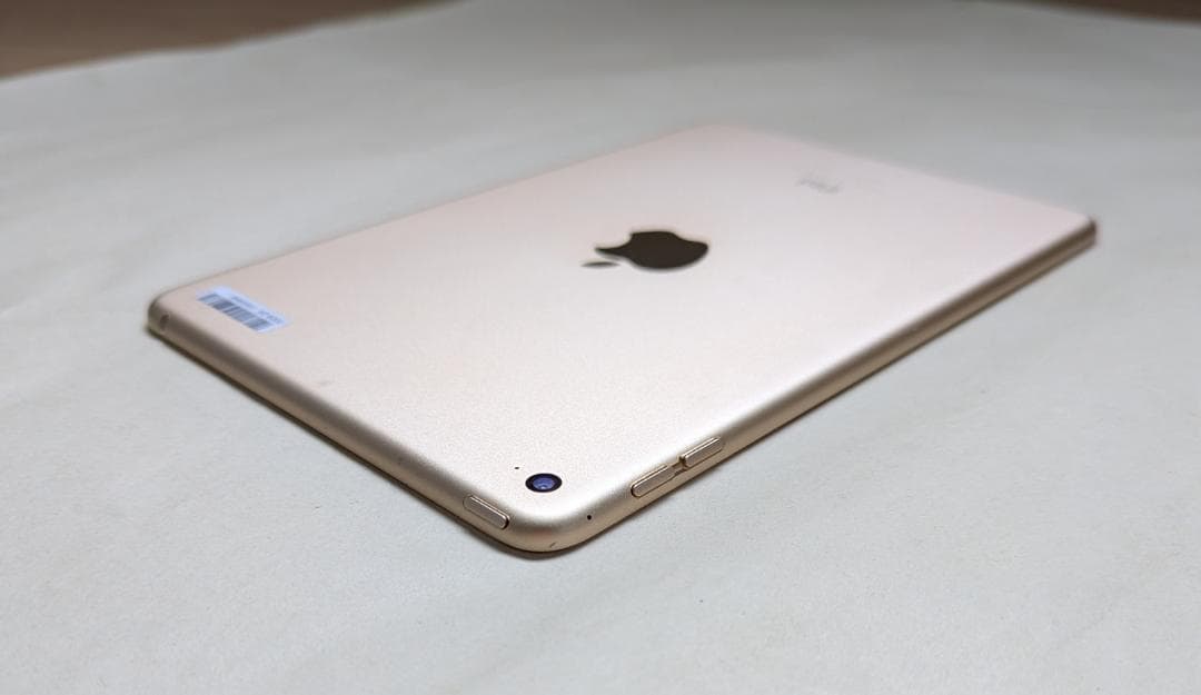 iPad mini4 128GB シルバー 指紋認証対応モデル ミニ 第4世代