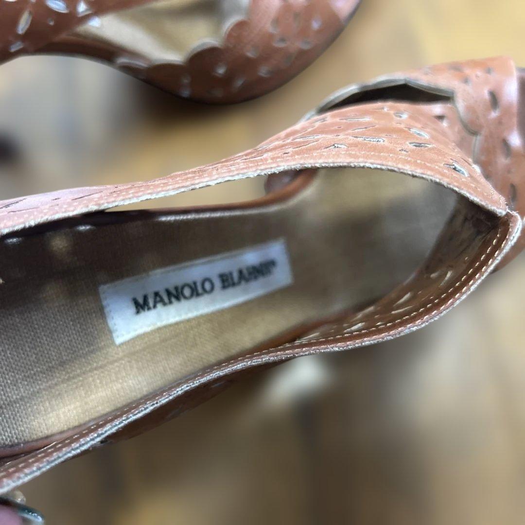 MANOLO BLAHNIK ブラウンカットアウトオープントゥサンダル