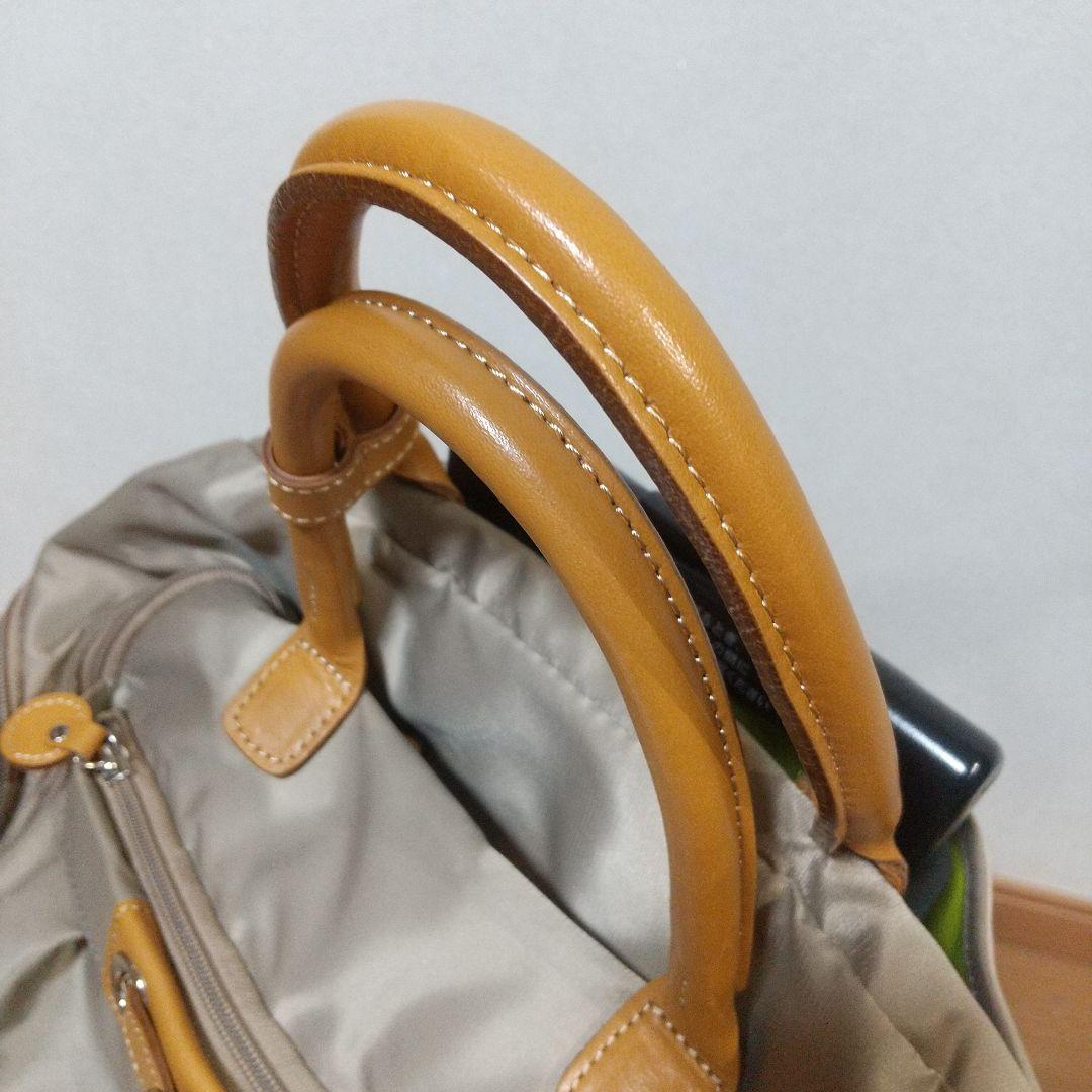 カナナプロジェクト　トロリーキャリーバッグ　ベージュ　機内可