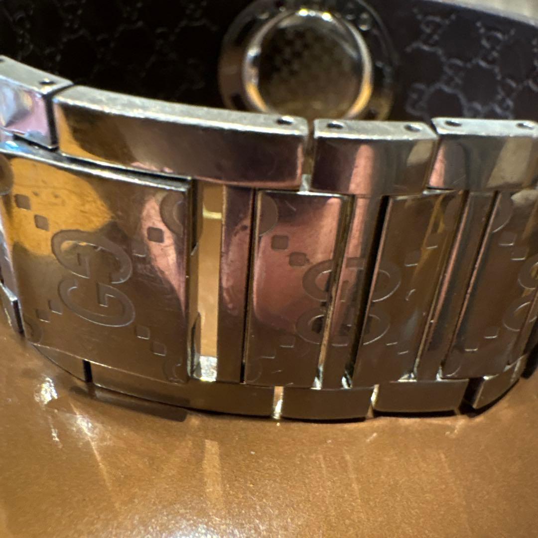 GUCCI トワール　バングルウォッチ　ターンフェイス時計