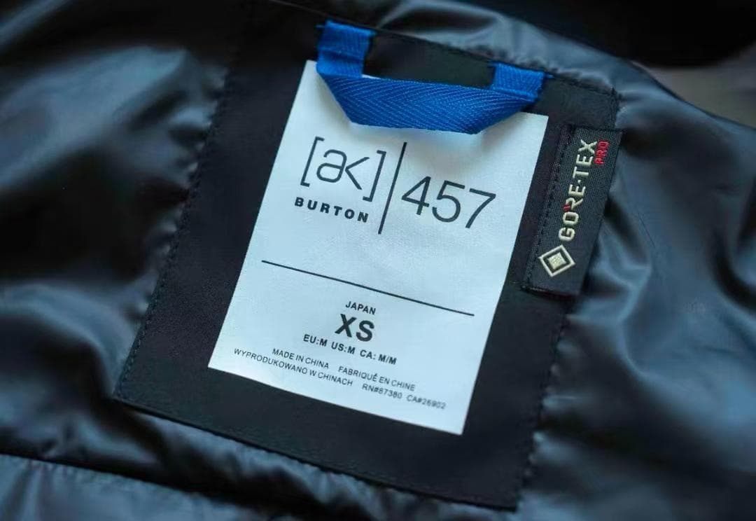 希少Burton [ak] 457 ブラックジャケット男女兼用