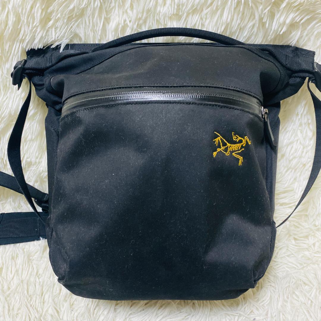 美品 アークテリクス ARC'TERYX アロー8 ショルダーバッグ ブラック