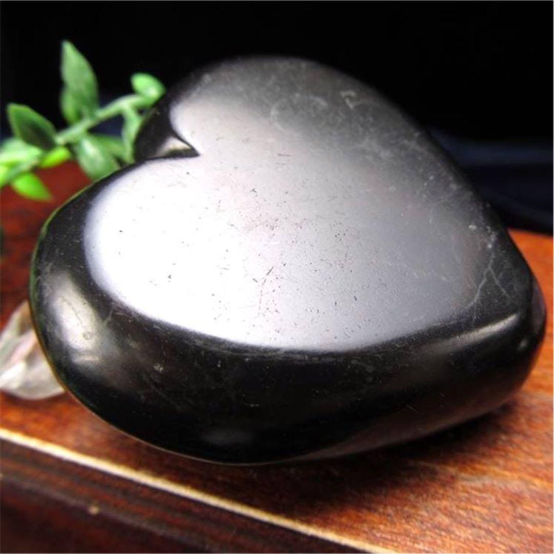 ★特選NEW★希少レア☆奇跡の石【シュンガイトハートデザインタンブル  】❤️